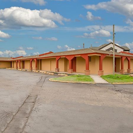 Travelers Inn Midwest City Exterior foto