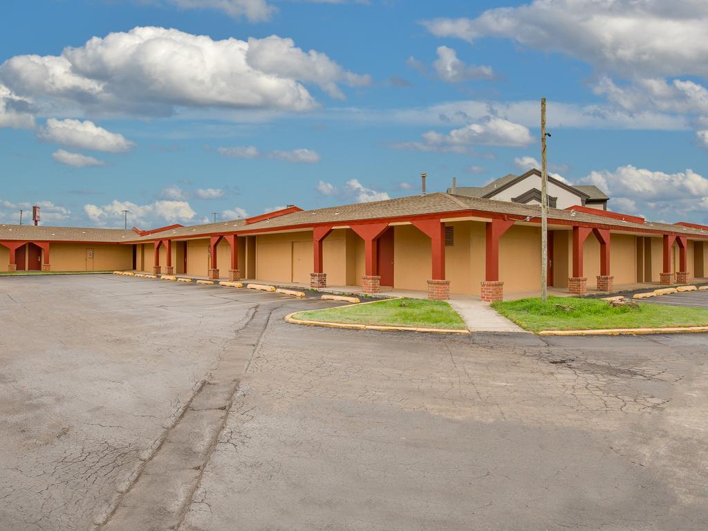 Travelers Inn Midwest City Exterior foto